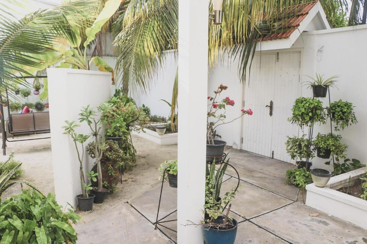 Fiyala Homestay Addu City Bagian luar foto